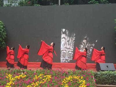 迎校慶 講實驗人自己的故事 --記重慶市實驗學(xué)校&ldquo;第二十屆百花節(jié)活動&rdquo;