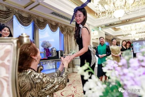 她為重慶打開一扇世界禮儀修養(yǎng)的大門